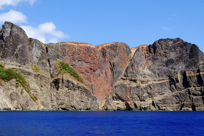 Heart Rock Trekking, Chichijima’s Southern Cliff (Chihiroiwa)